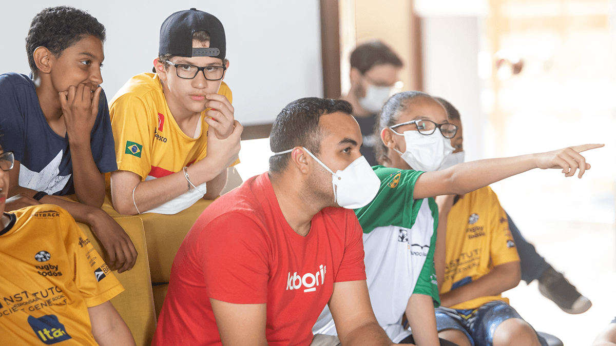 Laborit makes Christmas donations in Paraisópolis